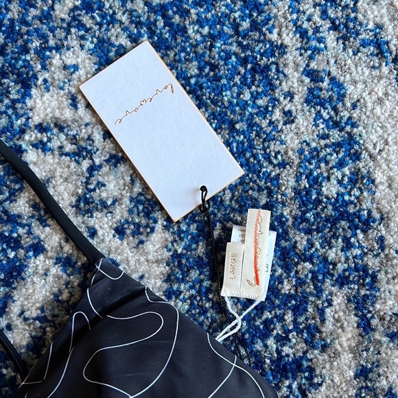 lovewave Nadege Top in Black & White Swirl Large - Picture 7 of 7